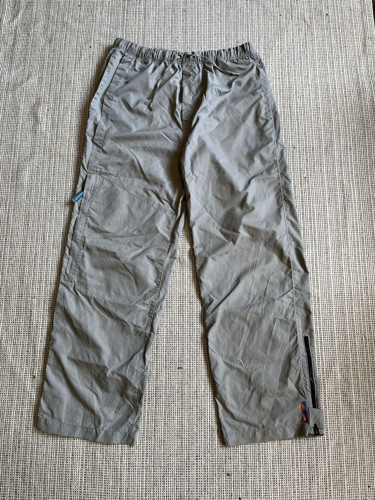 image of Y2K Nike Track Bottom in Grey, Men's (Size 36)