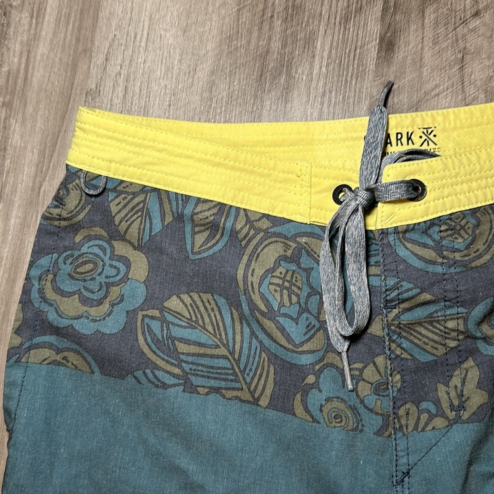 Roark Roark The Chiller Series Board Shorts - 30 Size US 30 / EU 46 - 5 Thumbnail