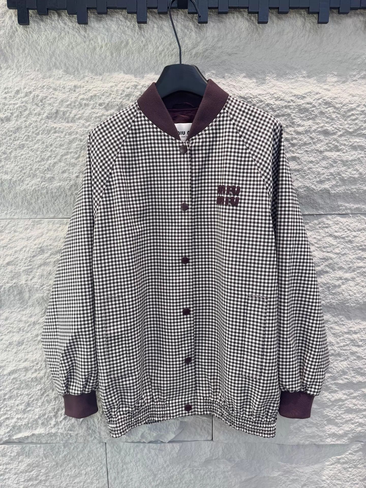 Miu Miu MIU MIU Bordeaux Red Logo Patch Single-Breasted Wool Jkt 38 Size XS / US 0-2 / IT 36-38 - 1 Thumbnail