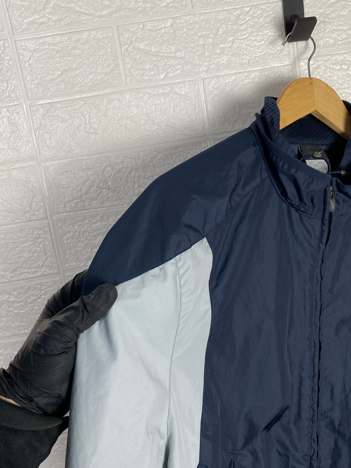 Nike × Vintage Vintage Nike Windbreaker Jacket Navy Blue Full Zip Size L Size US L / EU 52-54 / 3 - 10 Thumbnail