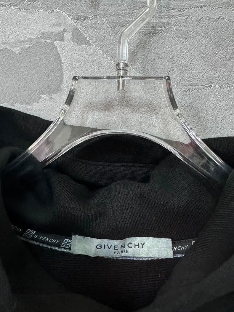 Givenchy Givenchy Vintage Letter Logo Hoodie Size US M / EU 48-50 / 2 - 3 Thumbnail