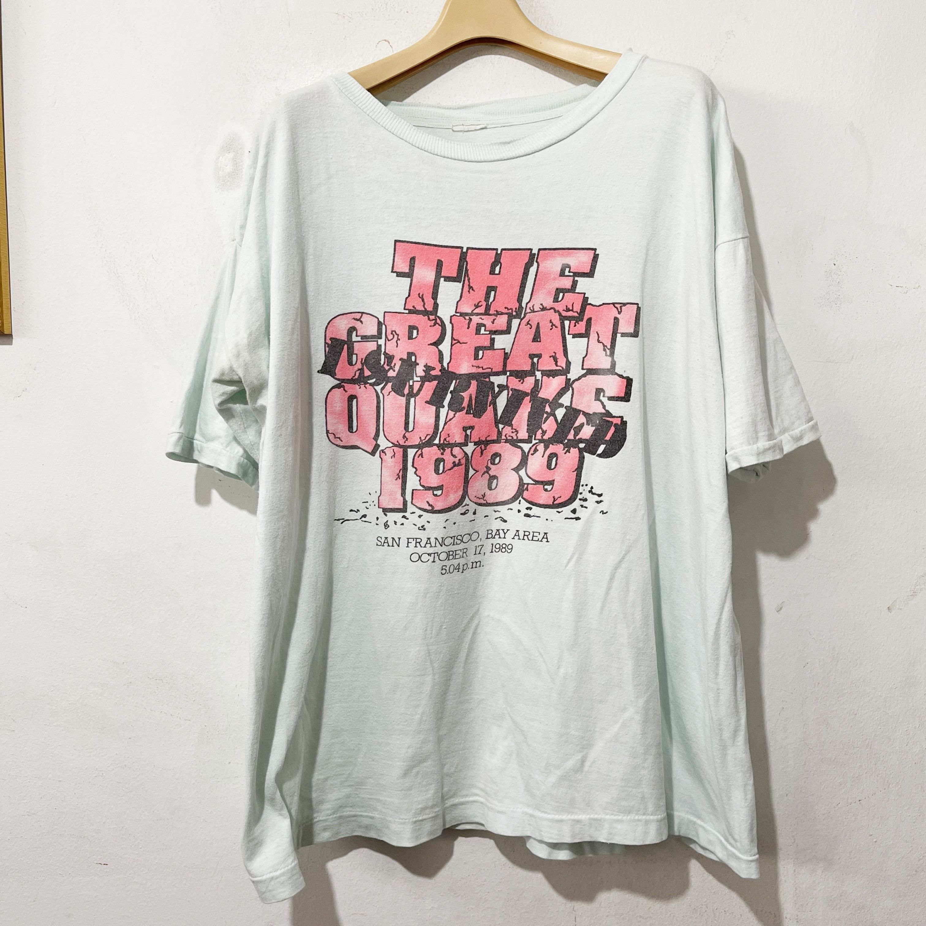 Vintage Vintage The Great Quake 1989 T-Shirt Size US XL / EU 56 / 4 - 1 Thumbnail