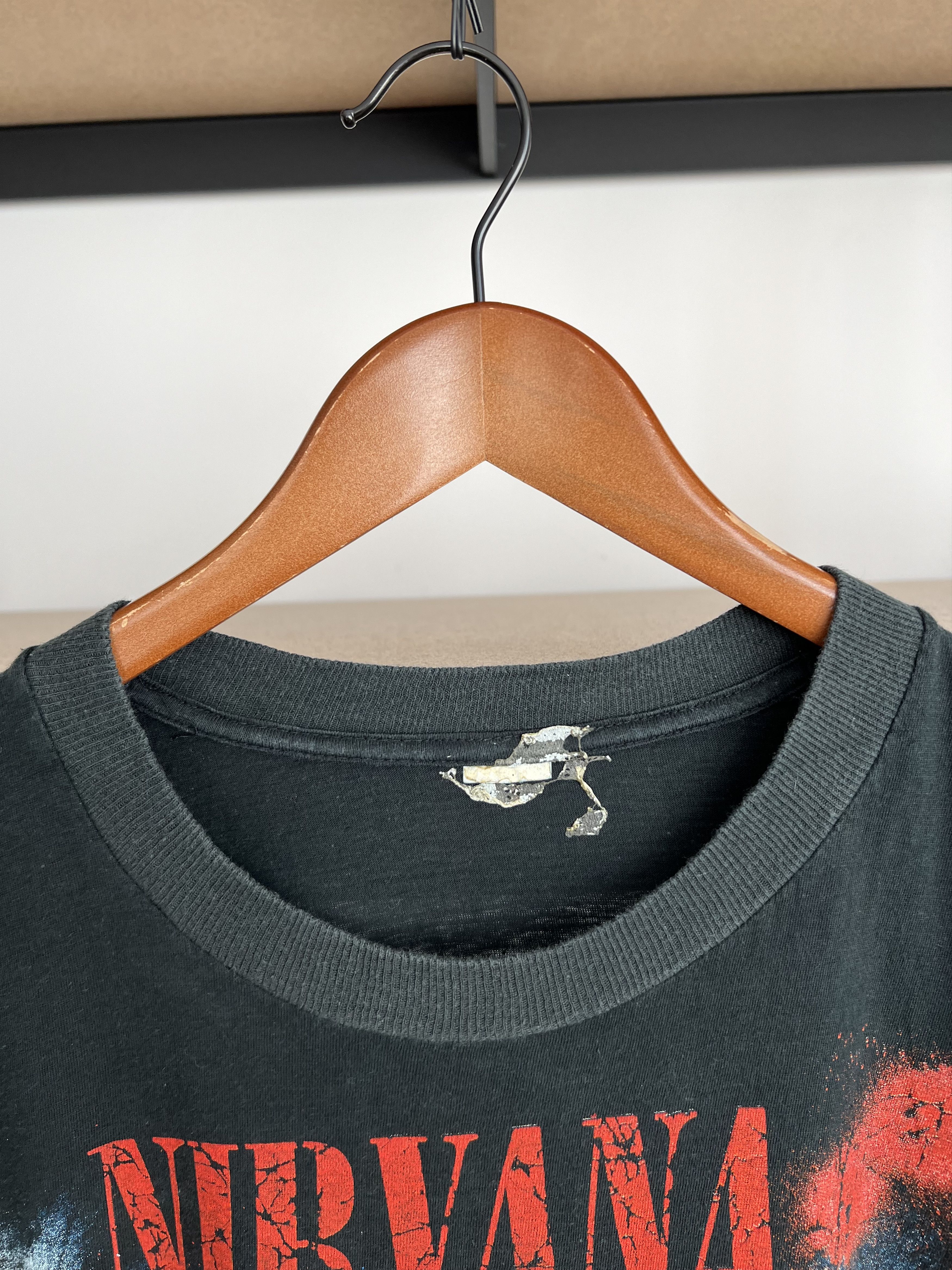 Band Tees Vintage 90s Nirvana Kurt Cobain Grunge Is Dead Boot T-shirt Size US XL / EU 56 / 4 - 11 Thumbnail