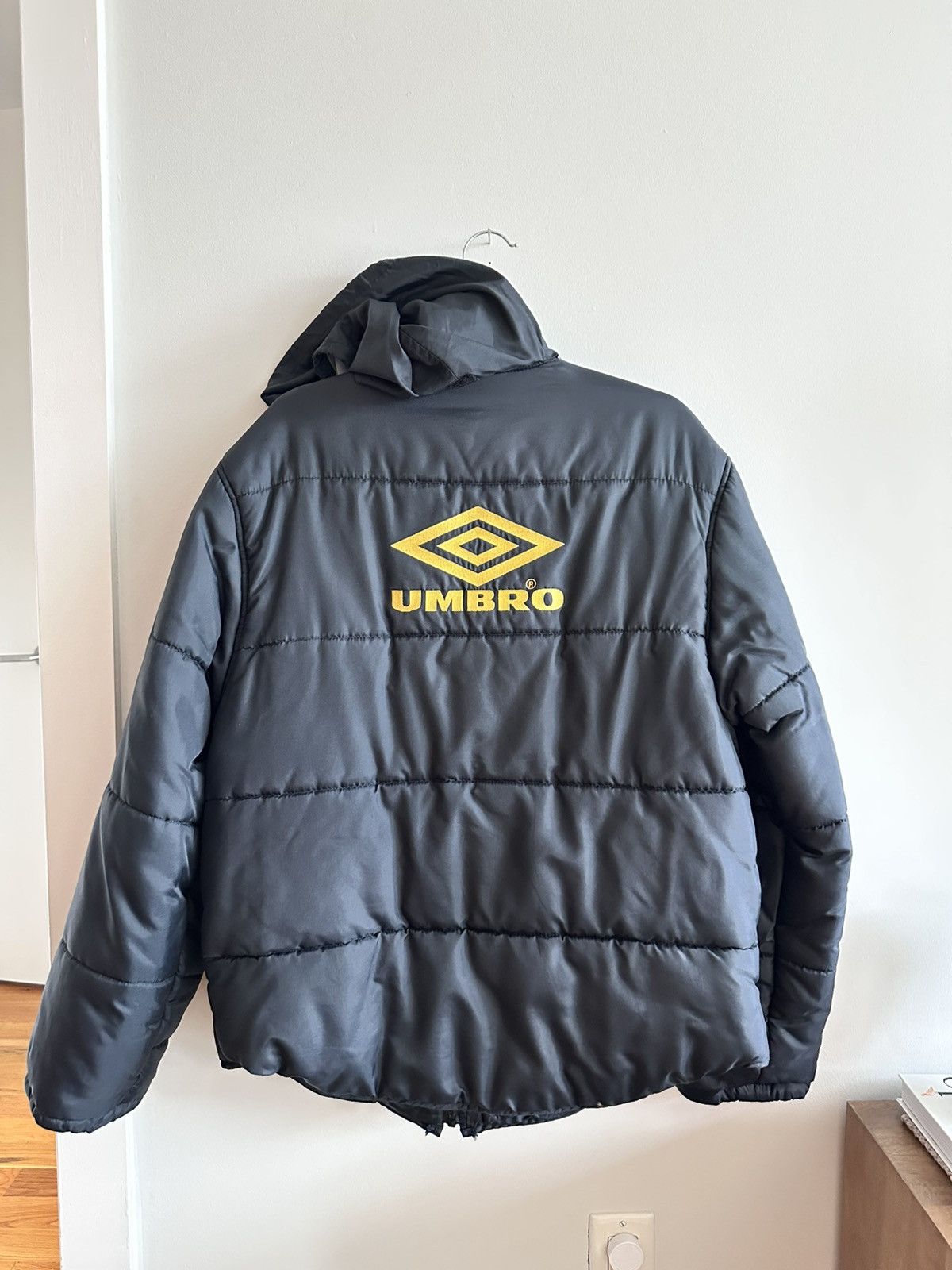 Umbro Manchester United Puffer Jacket (Umbro, 1990s) Size US S / EU 44-46 / 1 - 5 Thumbnail