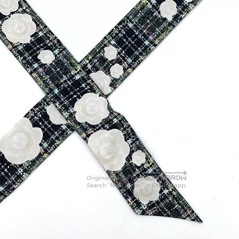 Chanel Chanel Dark green camelia printed silk scarf Size ONE SIZE - 4 Thumbnail