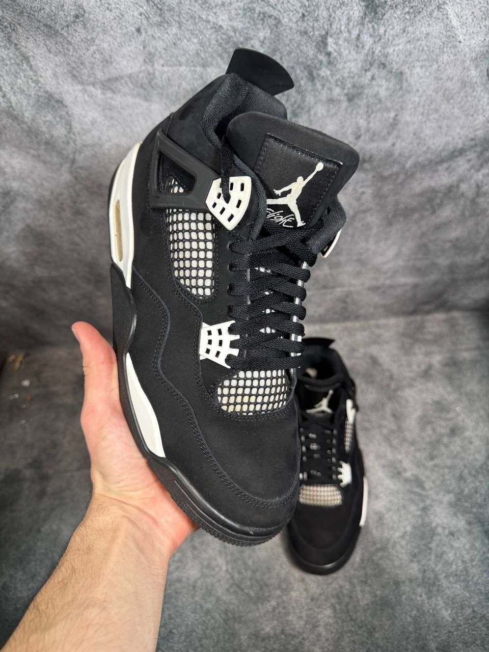 Jordan Brand Size 11 | Jordan 4 White Thunder No Box | Pre-Owned Size US 11 / EU 44 - 1 Thumbnail