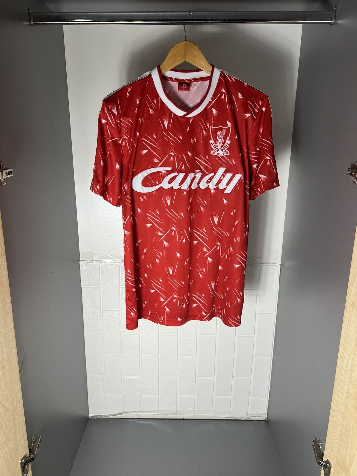Vintage VERY RARE LIVERPOOL ENGLAND SOCCER JERSEY RETRO CANDY 90s Size US L / EU 52-54 / 3 - 8 Thumbnail