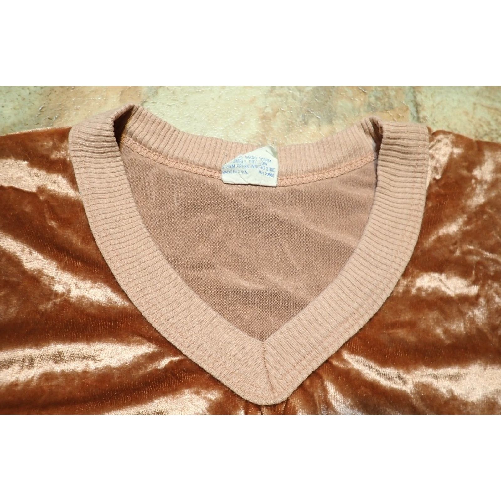 Velour VINTAGE Ms. Ronnie Velour Sweater Rockabilly 60s Velvet V-Neck Womens XS/S 1960s Metallic Shimmer Gift-Ready Mens? (Note: Remove extraneous) Size XS / US 0-2 / IT 36-38 - 6 Thumbnail