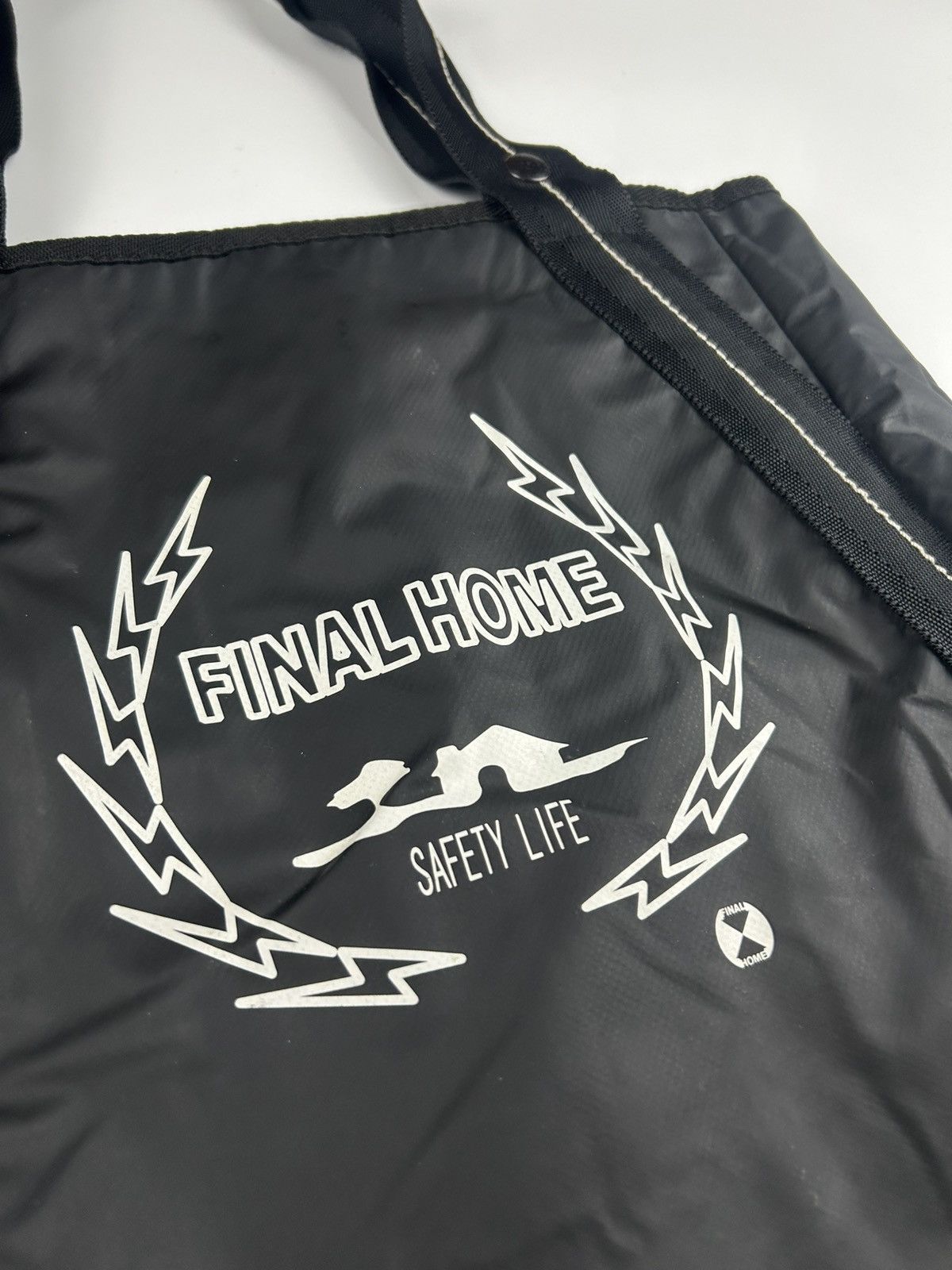 Final Home Issey Miyake - Final Home “Safety Life” Tote Bag Size ONE SIZE - 2 Thumbnail