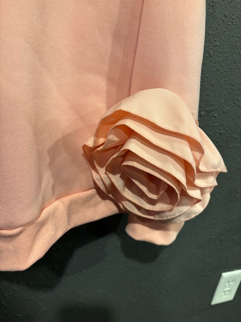 Shein SHEIN Peach Ruffle Sleeve Sweatshirt Size L / US 10 / IT 46 - 2 Thumbnail
