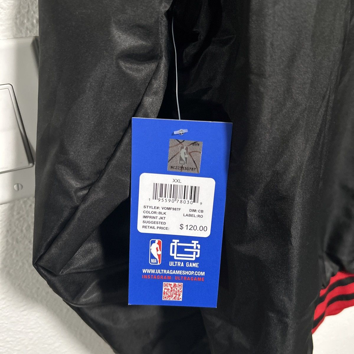 NBA Chicago Bulls Men’s Black Variety Jacket Size XXL Size US XXL / EU 58 / 5 - 5 Thumbnail