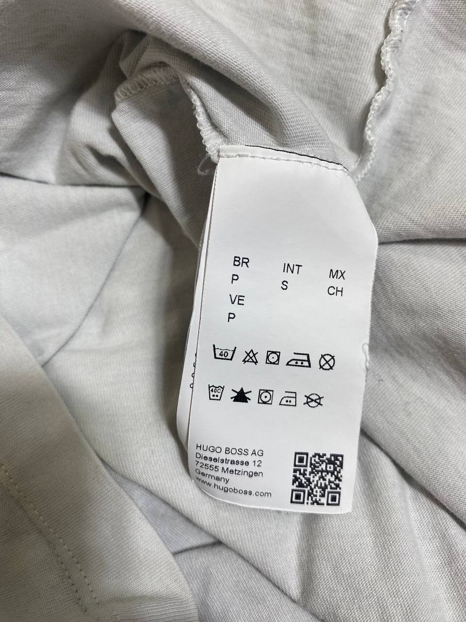 Hugo Boss × Vintage Vintage Streetwear Hugo Boss T-shirt Size US S / EU 44-46 / 1 - 12 Thumbnail
