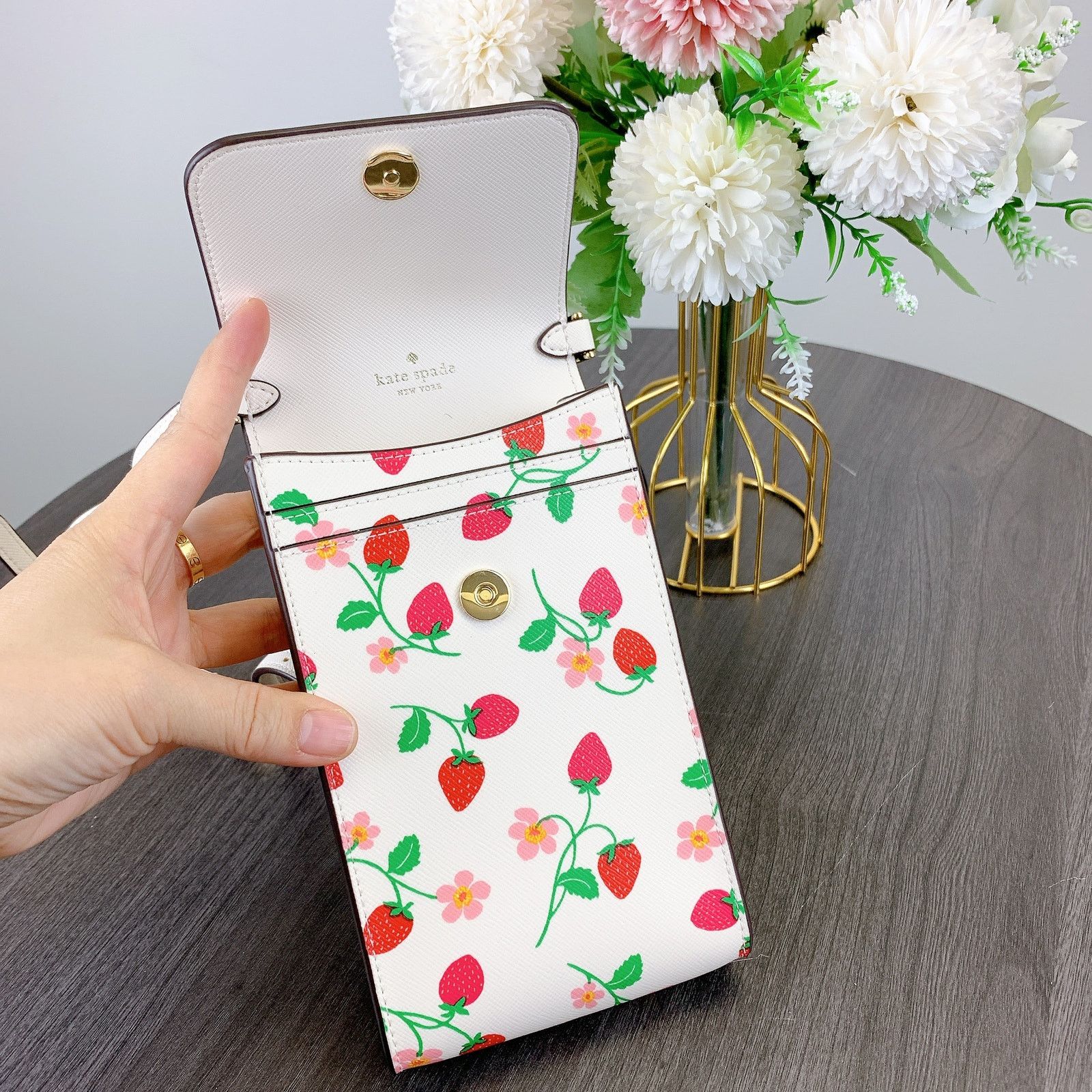 Kate Spade kate spade KG701 Strawberry Vine South Phone Crossbody Size ONE SIZE - 5 Thumbnail