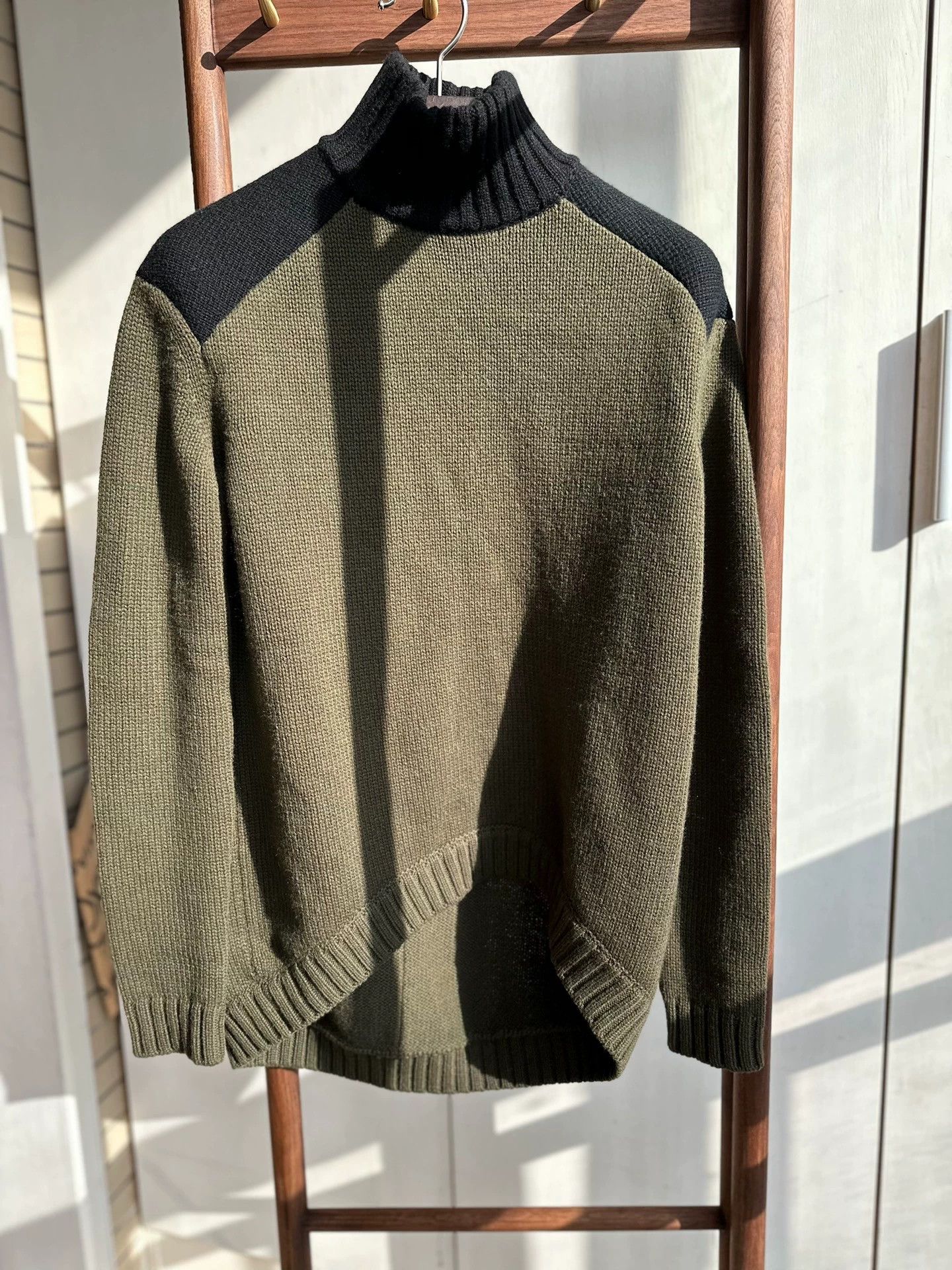 Givenchy Givenchy XS Wool Cashmere Sweater 95+ New Classic Size US XS / EU 42 / 0 - 1 Thumbnail