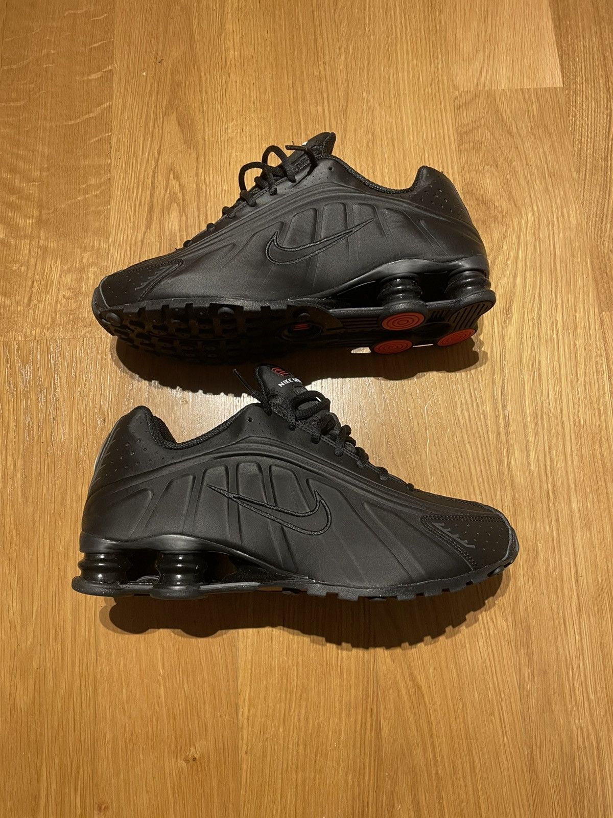 Nike Nike Shox R4 black womens Size US 10.5 / IT 40.5 - 2 Thumbnail