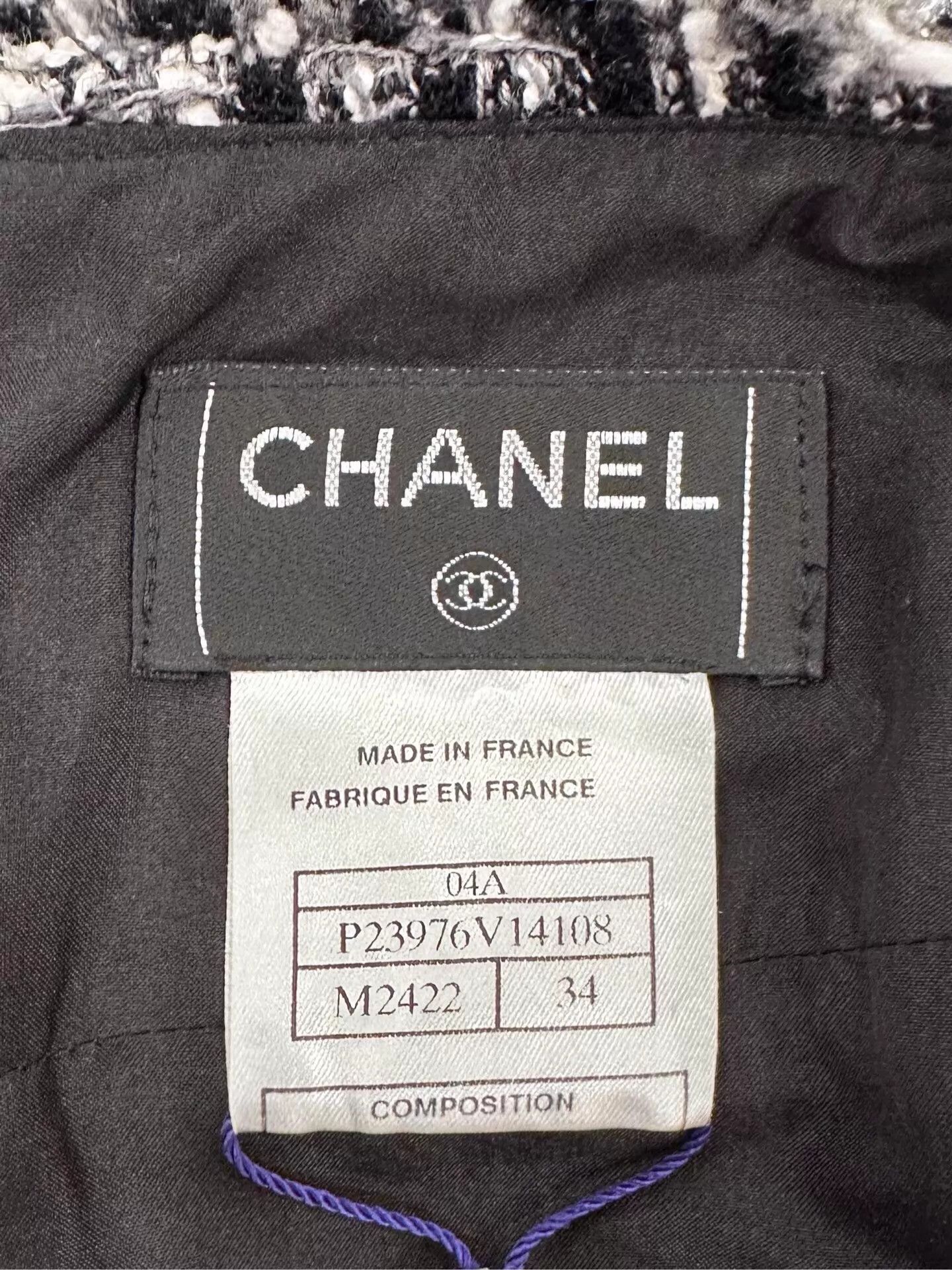 Chanel Chanel Wool Tweed B&W Crystal CC Button Skirt 34 Size 25" / US 0 / IT 36 - 5 Thumbnail