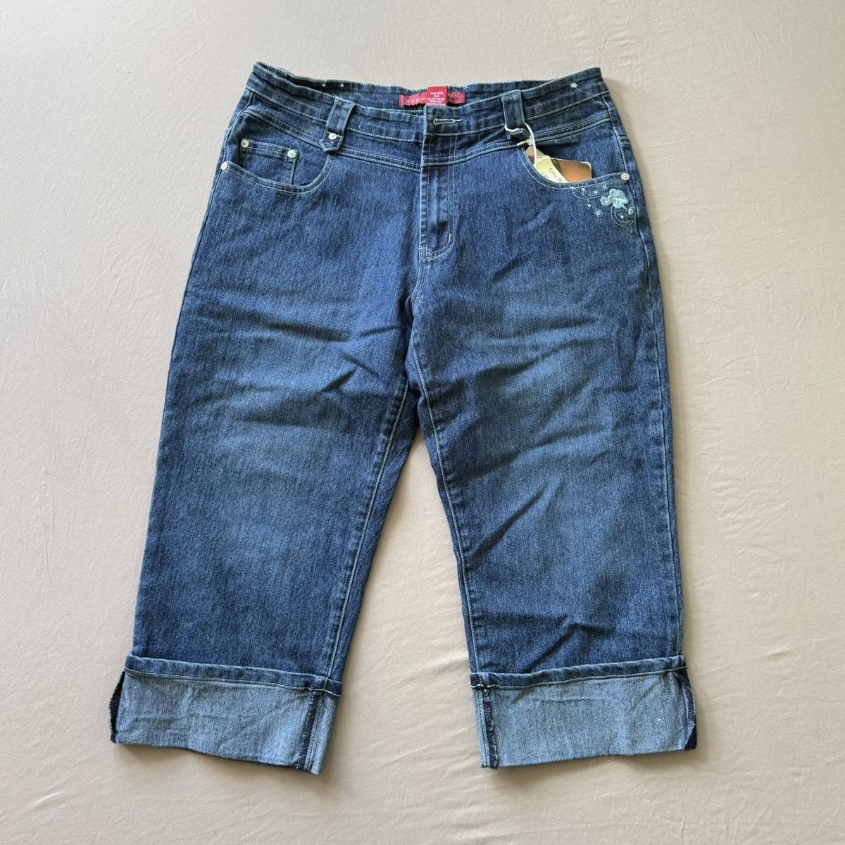 Other Vintage Cosmopolitan embroidered floral Capri jeans Size 34" / US 12 / IT 48 - 1 Thumbnail