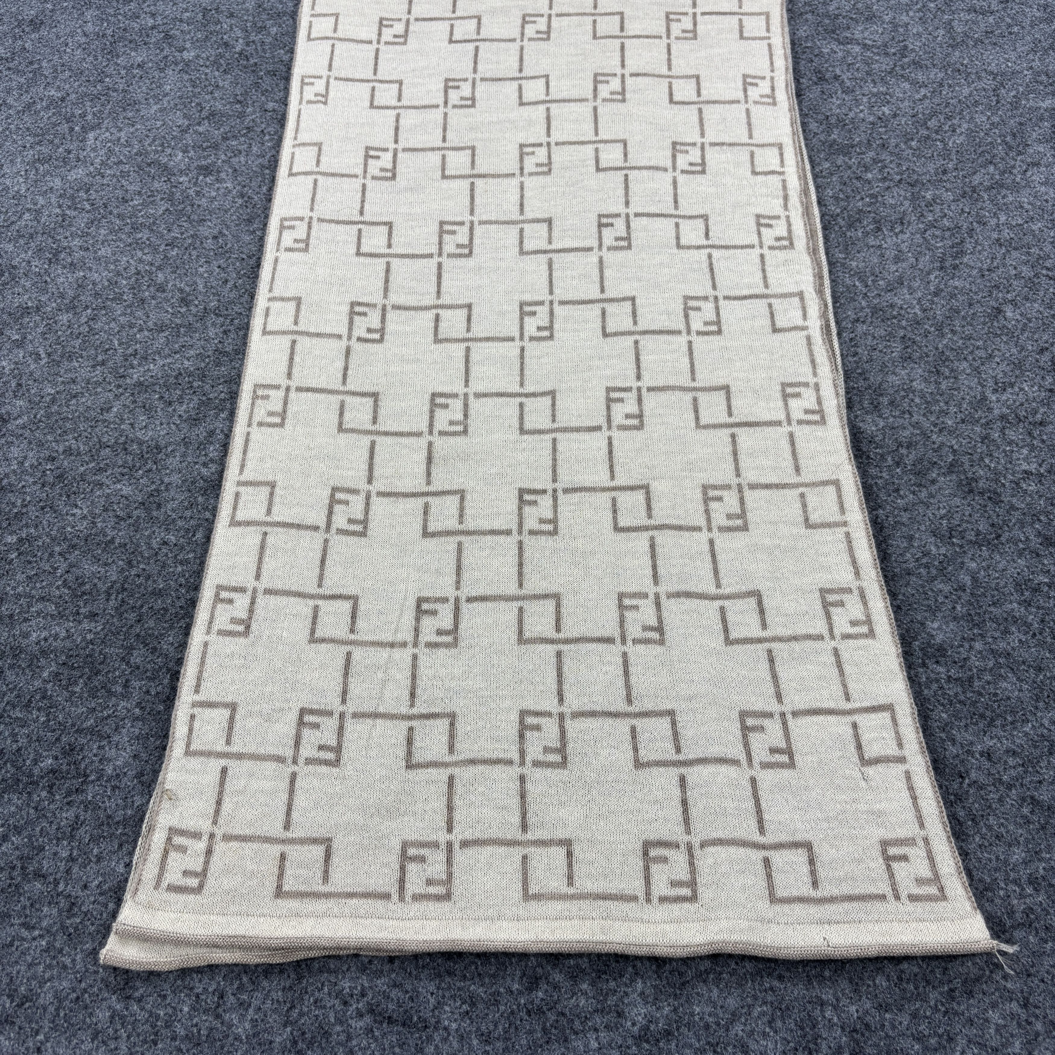 Fendi × Vintage GF10712 Fendi Scarf Neck Wear Muffler Nova Check Size ONE SIZE - 9 Thumbnail