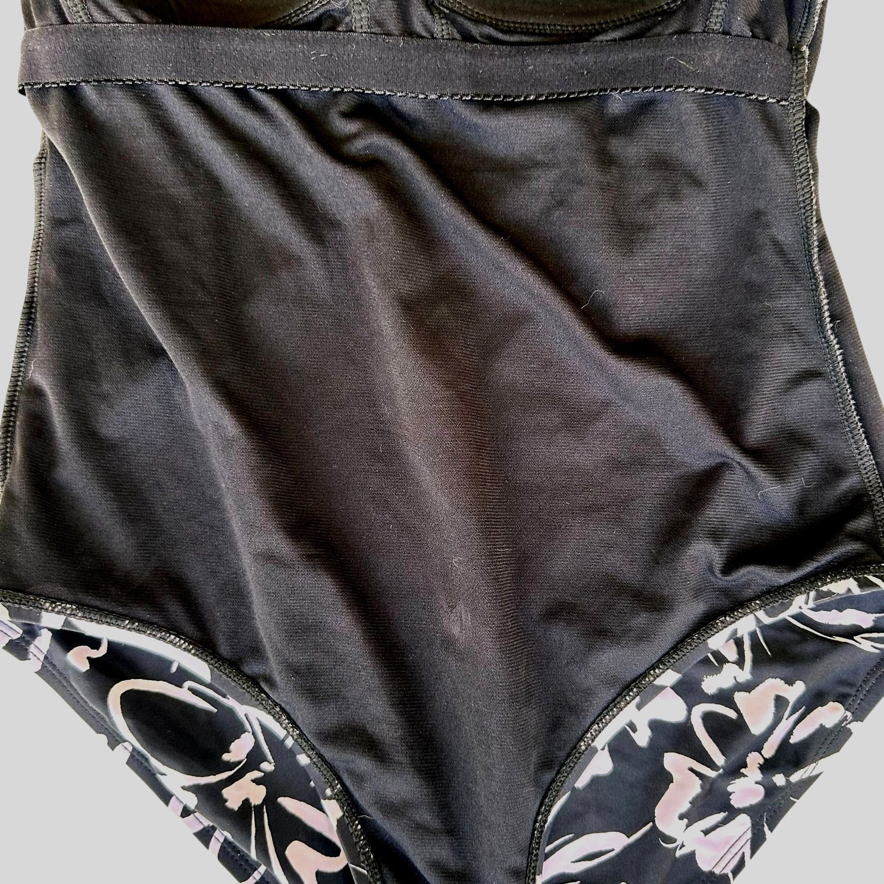 Hurley Hurley Swimsuit Small Petite SP Black White One Piece Floral Size S / US 4 / IT 40 - 10 Thumbnail
