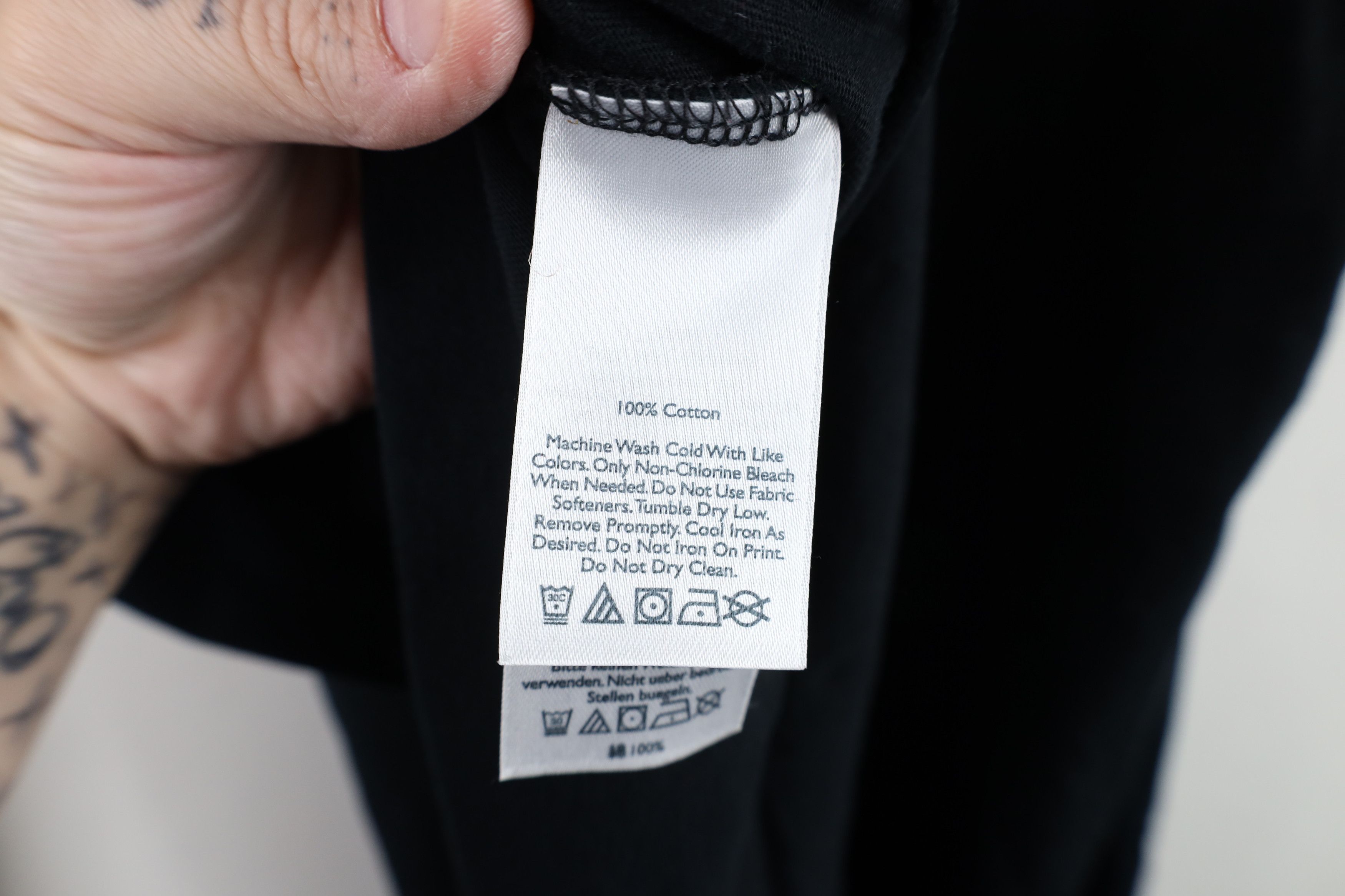 Eddie Bauer Vintage Y2K Eddie Bauer Pocket Long Sleeve T-Shirt Black Size US L / EU 52-54 / 3 - 8 Thumbnail