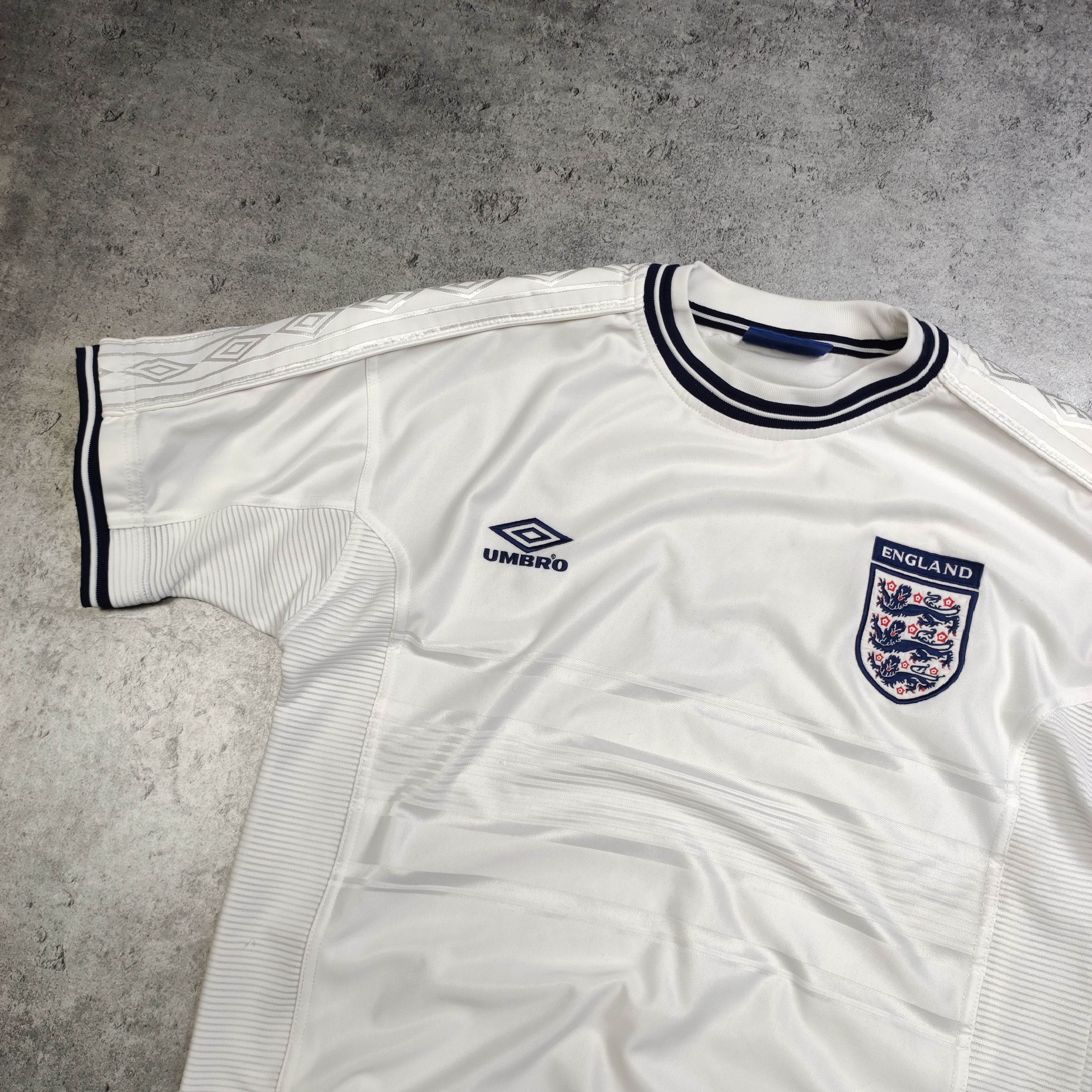 Vintage RARE OG 1999 Football Soccer Umbro England Home Jersey Size US M / EU 48-50 / 2 - 3 Thumbnail