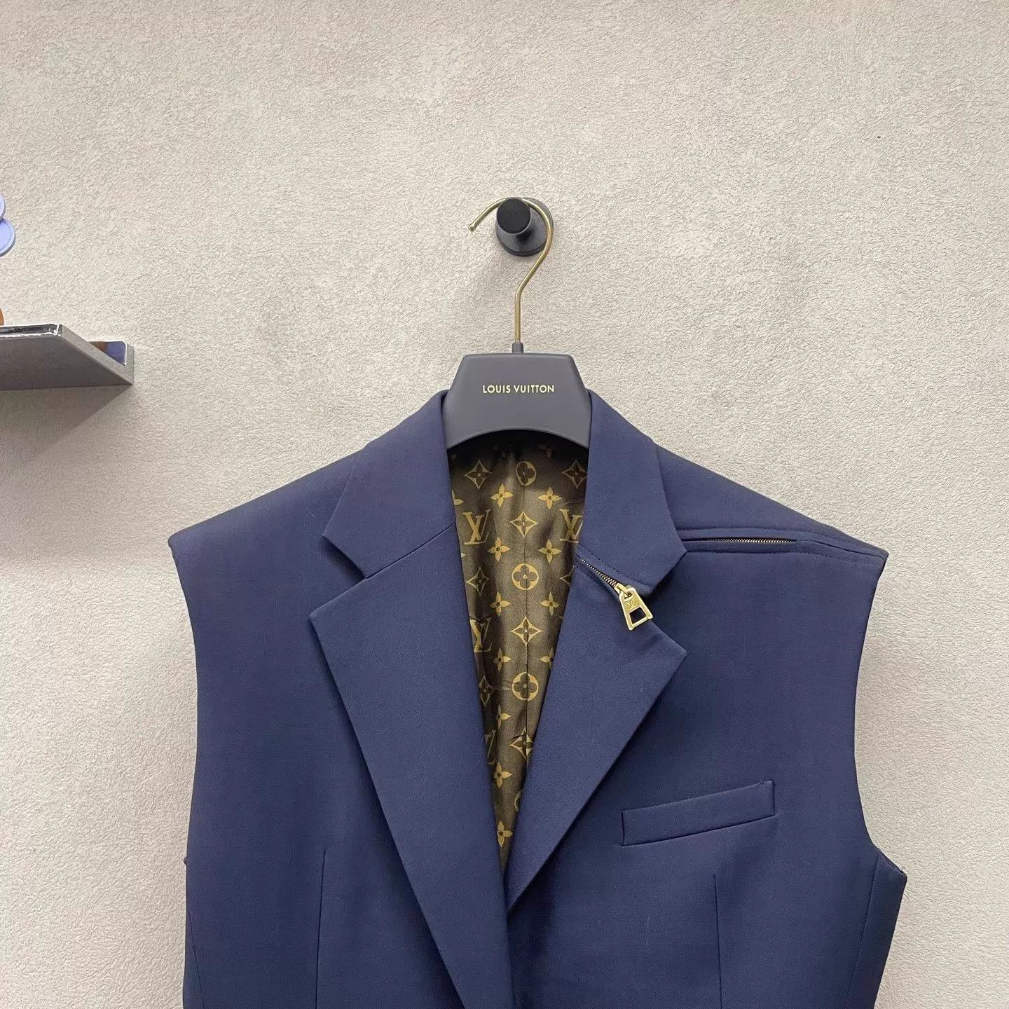 Louis Vuitton LV navy sleeveless blazer sharp cut Size XS / US 0-2 / IT 36-38 - 4 Thumbnail