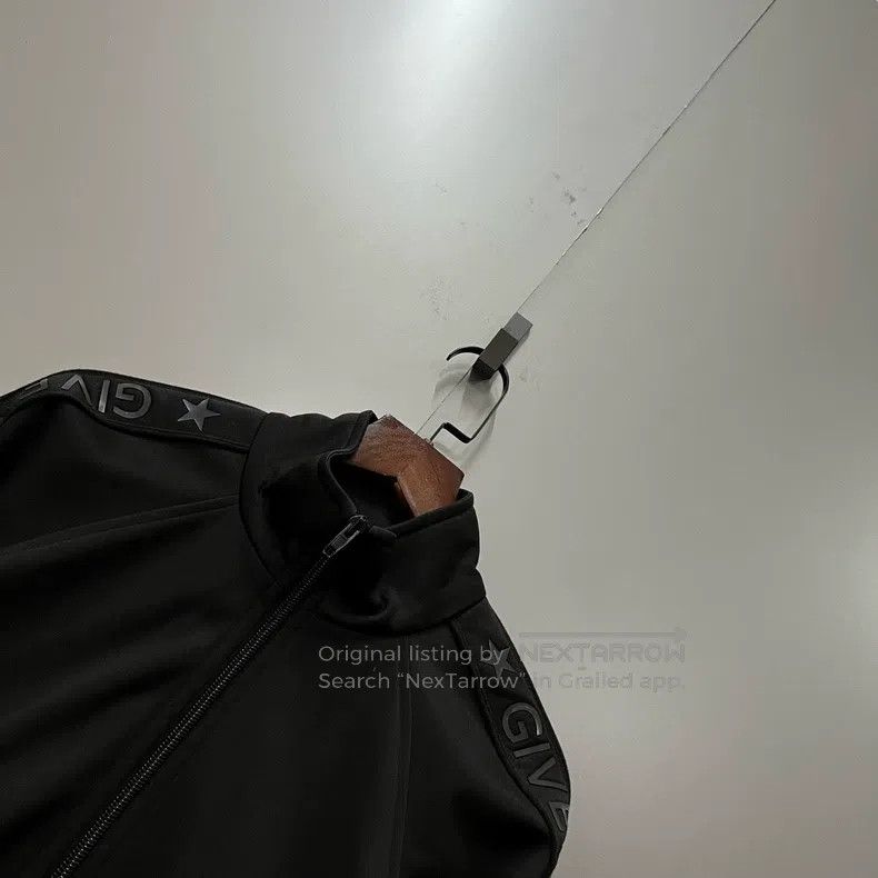 Givenchy Givenchy Size38 Black Side Logo Zipper Jacket Size 38 Size US M / EU 48-50 / 2 - 2 Thumbnail