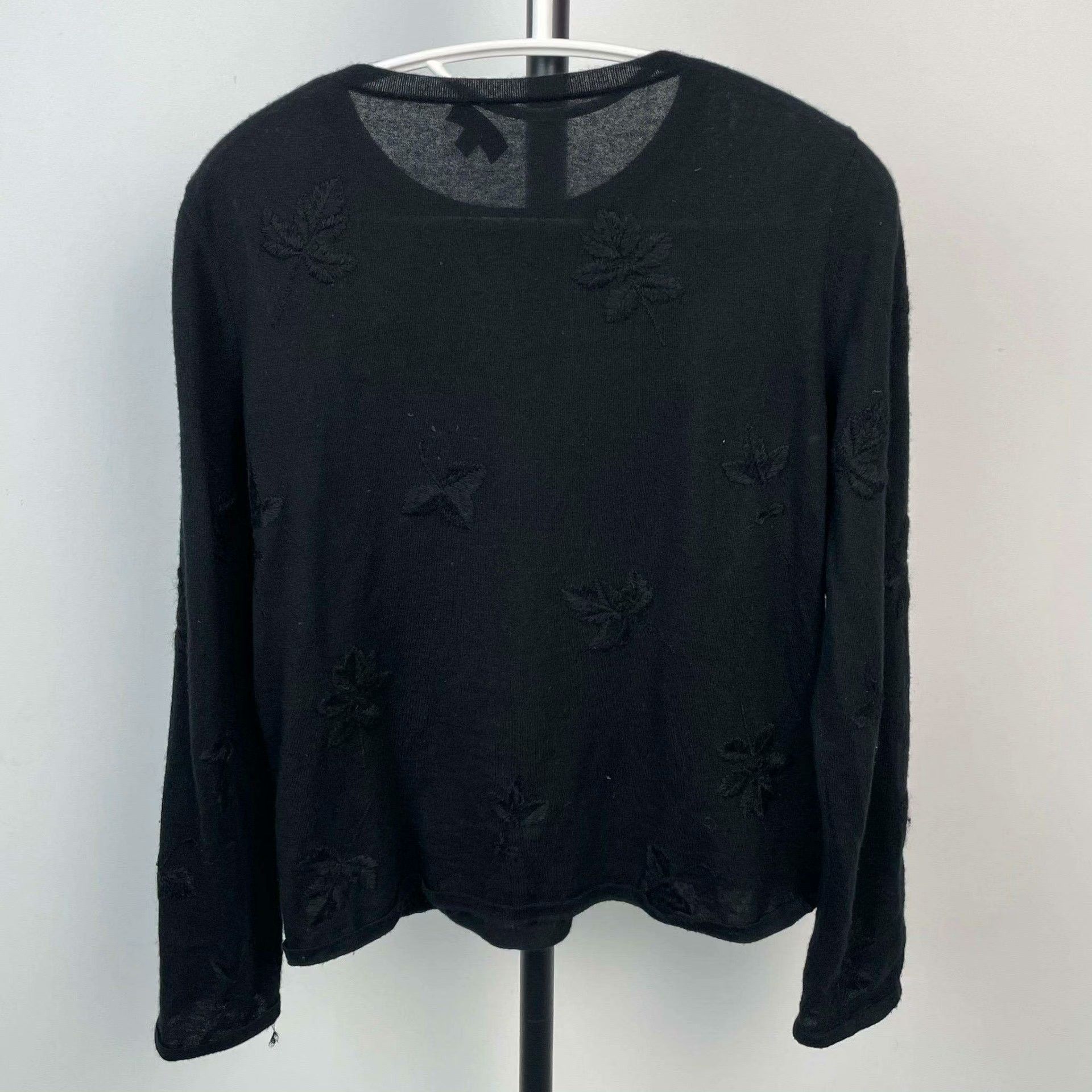 Chanel Chanel Sweater 34 Women Size XS / US 0-2 / IT 36-38 - 1 Thumbnail