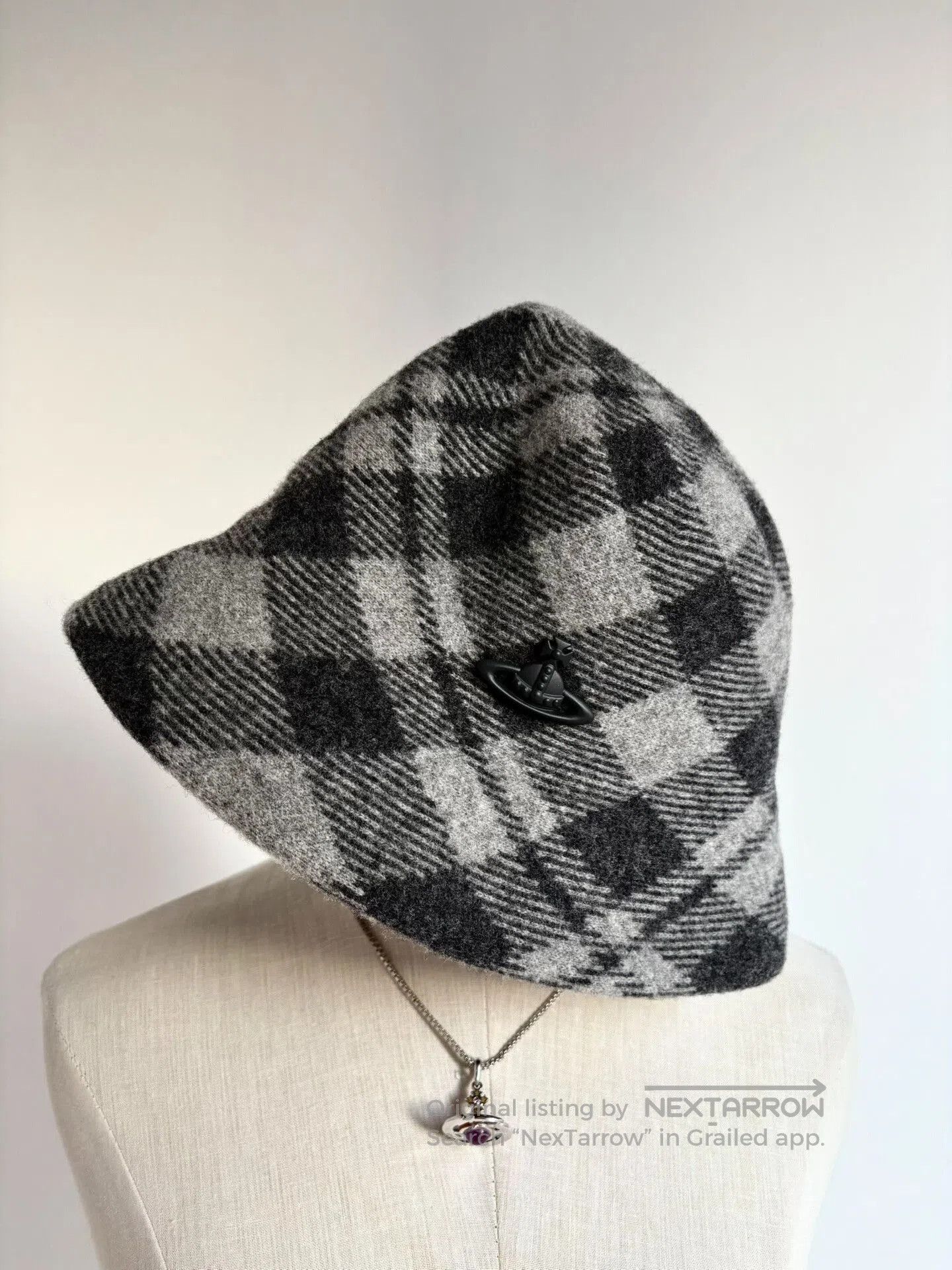 Vivienne Westwood Vivienne Westwood Saturn Fisherman Hat. Size ONE SIZE - 1 Thumbnail
