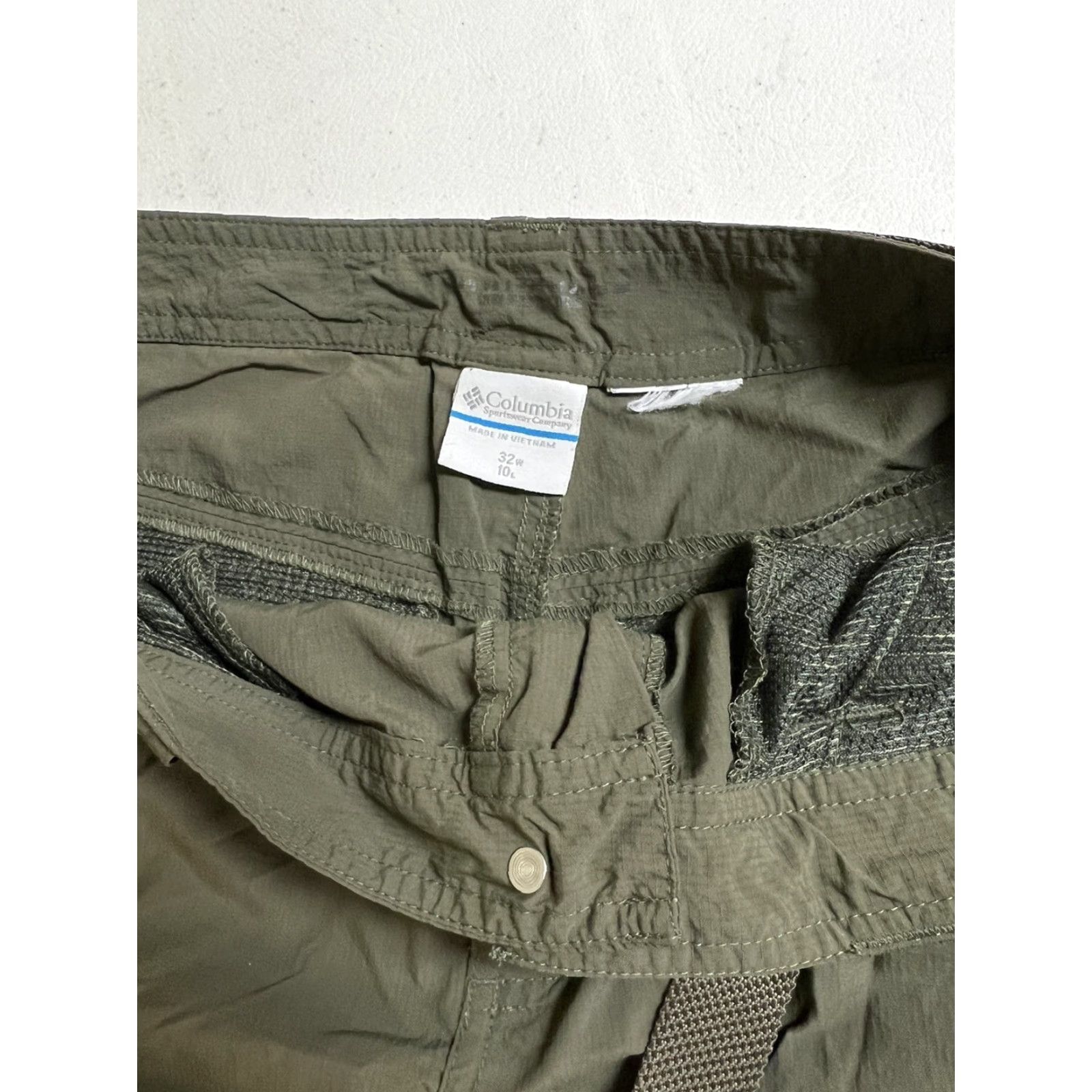 Olive **Columbia Mens Olive Green Cargo Shorts 32x9 Nylon Hiking Travel** User: Columbia Mens Olive Green Cargo Shorts 32x9 Nylon Hiking Travel Size US 32 / EU 48 - 3 Thumbnail