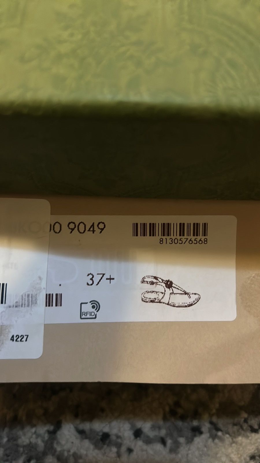 Gucci Gucci Double G Thong Sandal size 37.5 Size US 7.5 / IT 37.5 - 8 Thumbnail
