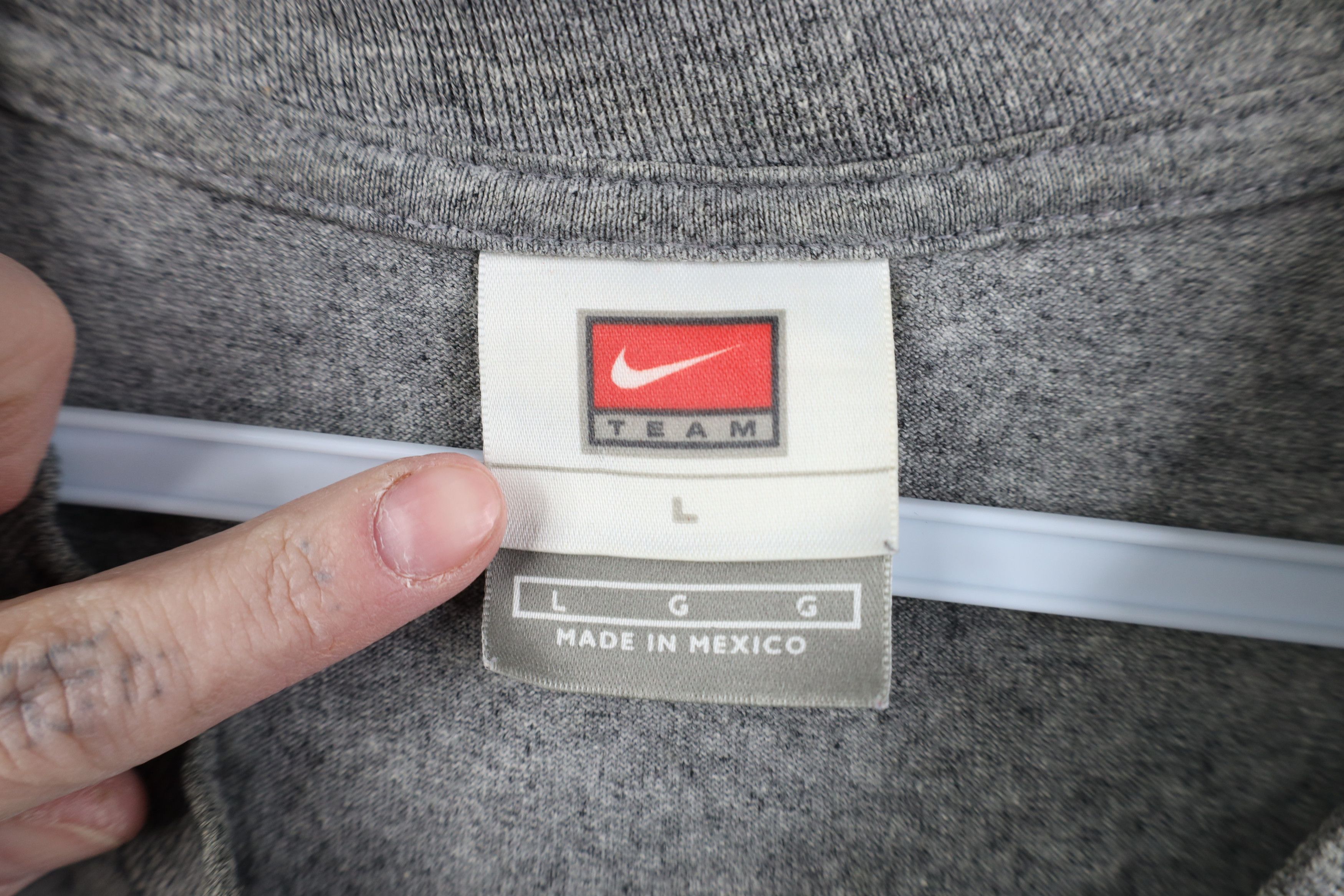 Nike Vintage Nike Mini Swoosh Ohio State University T-Shirt Size US L / EU 52-54 / 3 - 6 Thumbnail