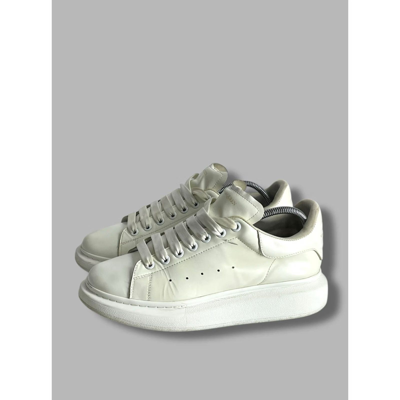 Alexander McQueen Alexander McQueen Men’s Oversized Sneakers Shoes White Leather Casual US 11.5 Mens Size US 11 / EU 44 - 4 Thumbnail