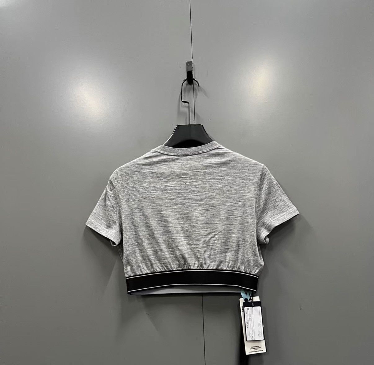 Prada PRADA Color-block Crew Neck Short Sleeve J41 Size S / US 4 / IT 40 - 2 Thumbnail