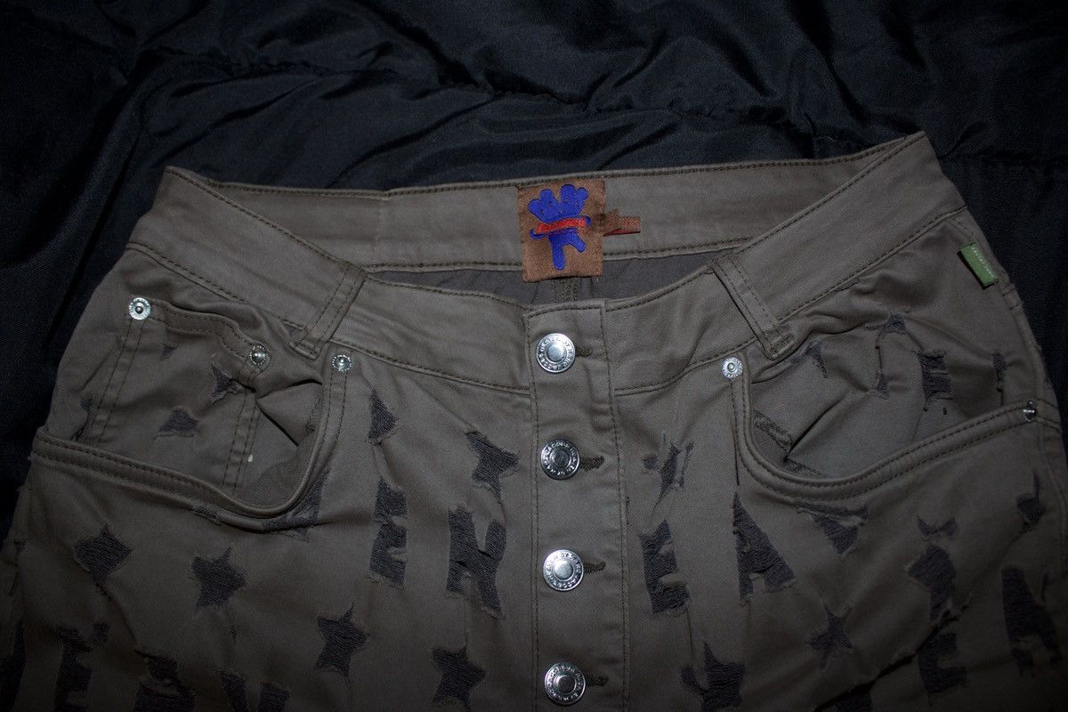 Heaven by Marc Jacobs Heavn by Marc Jacobs Shredded Star Jeans, size L (32” W) Size US 32 / EU 48 - 3 Thumbnail
