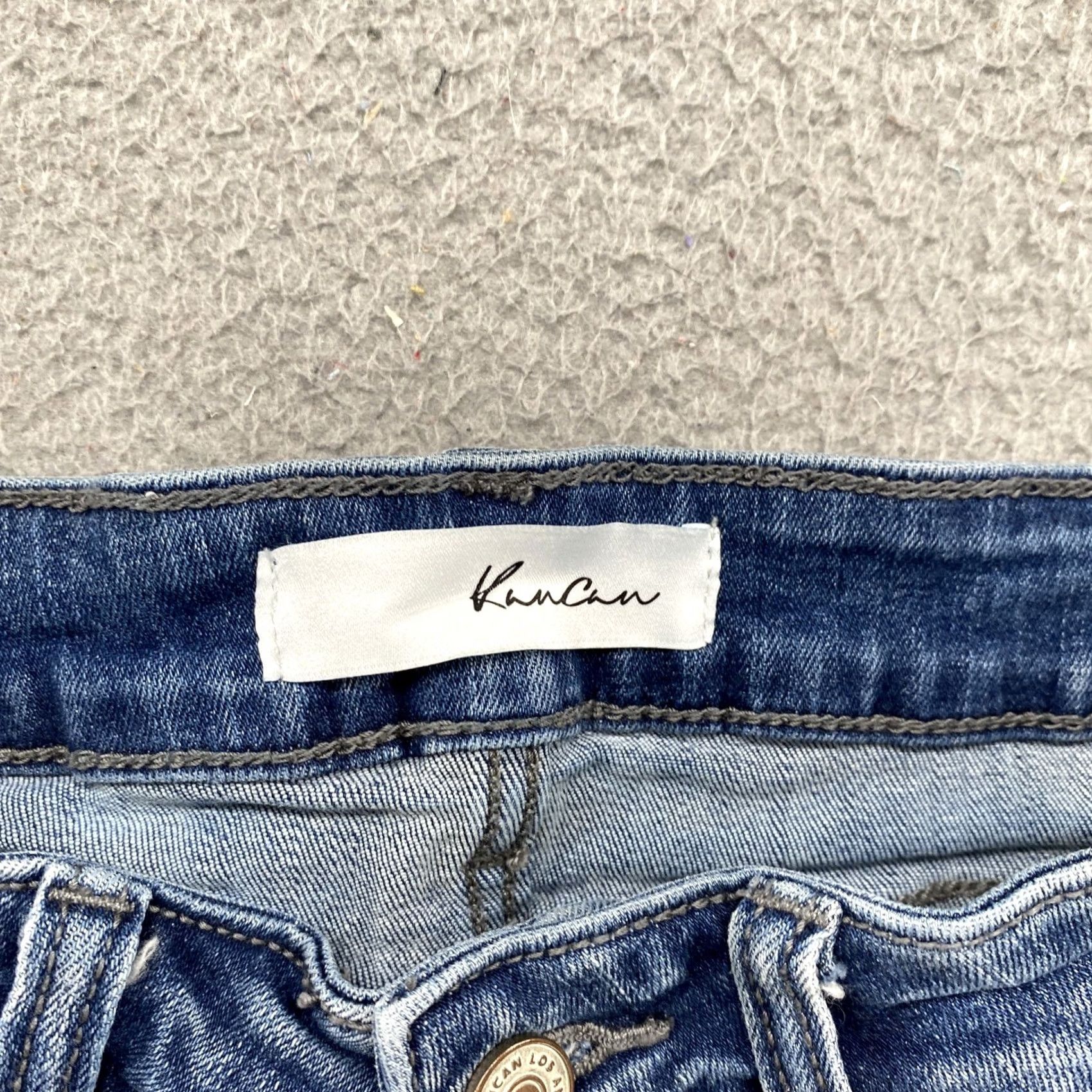 Vintage KanCan Women’s Denim Shorts Frayed Raw Hem Stretch Medium Wash Size Small Shorts Casual 5-Pocket Womens Size 28" / US 6 / IT 42 - 2 Thumbnail