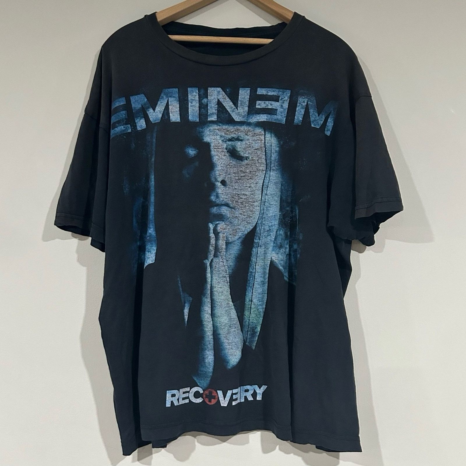 Other Eminem Recovery Album Rap Tee Shirt Size US XL / EU 56 / 4 - 1 Thumbnail