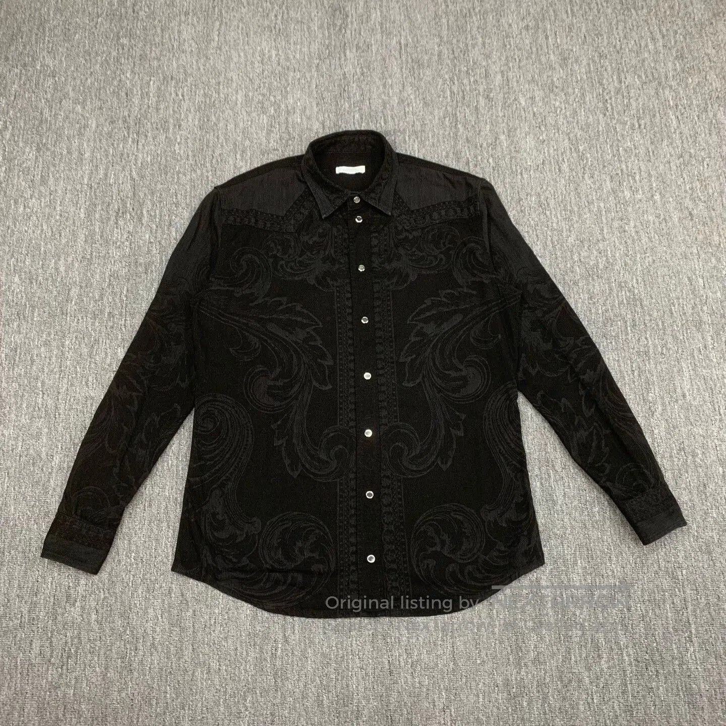 Versace versace black floral print button. Size US M / EU 48-50 / 2 - 1 Thumbnail