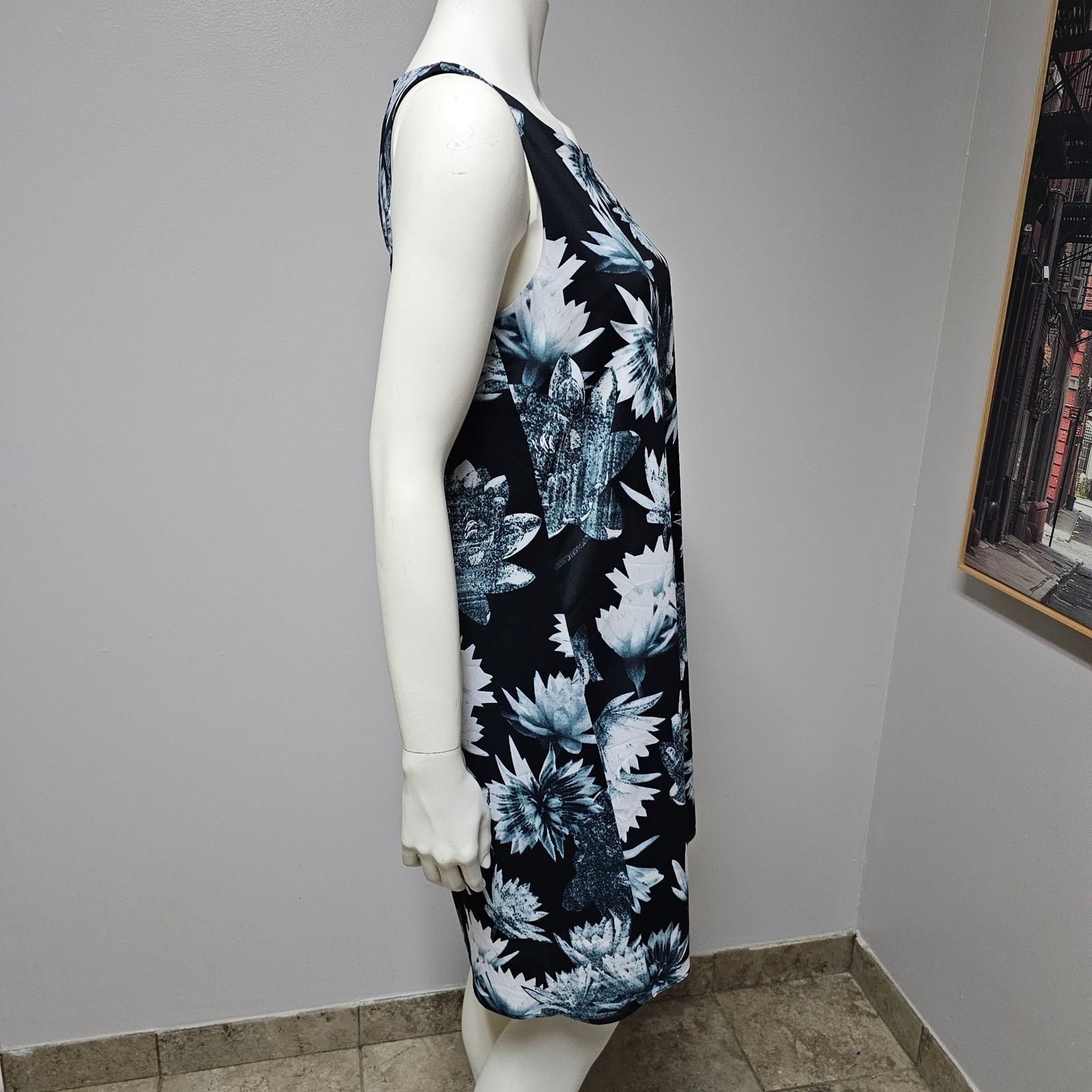 Alberta Ferretti Philosophy KeyHole Back Sleeveless Floral Shift Dress SZ S Size S / US 4 / IT 40 - 4 Thumbnail