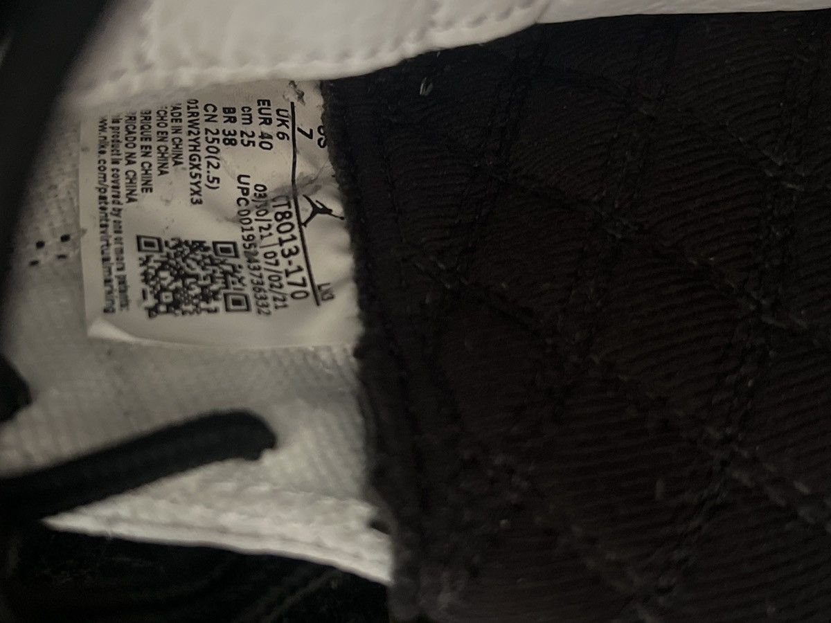 Jordan Brand Air Jordan Retro 12 Size US 7 / EU 40 - 2 Thumbnail