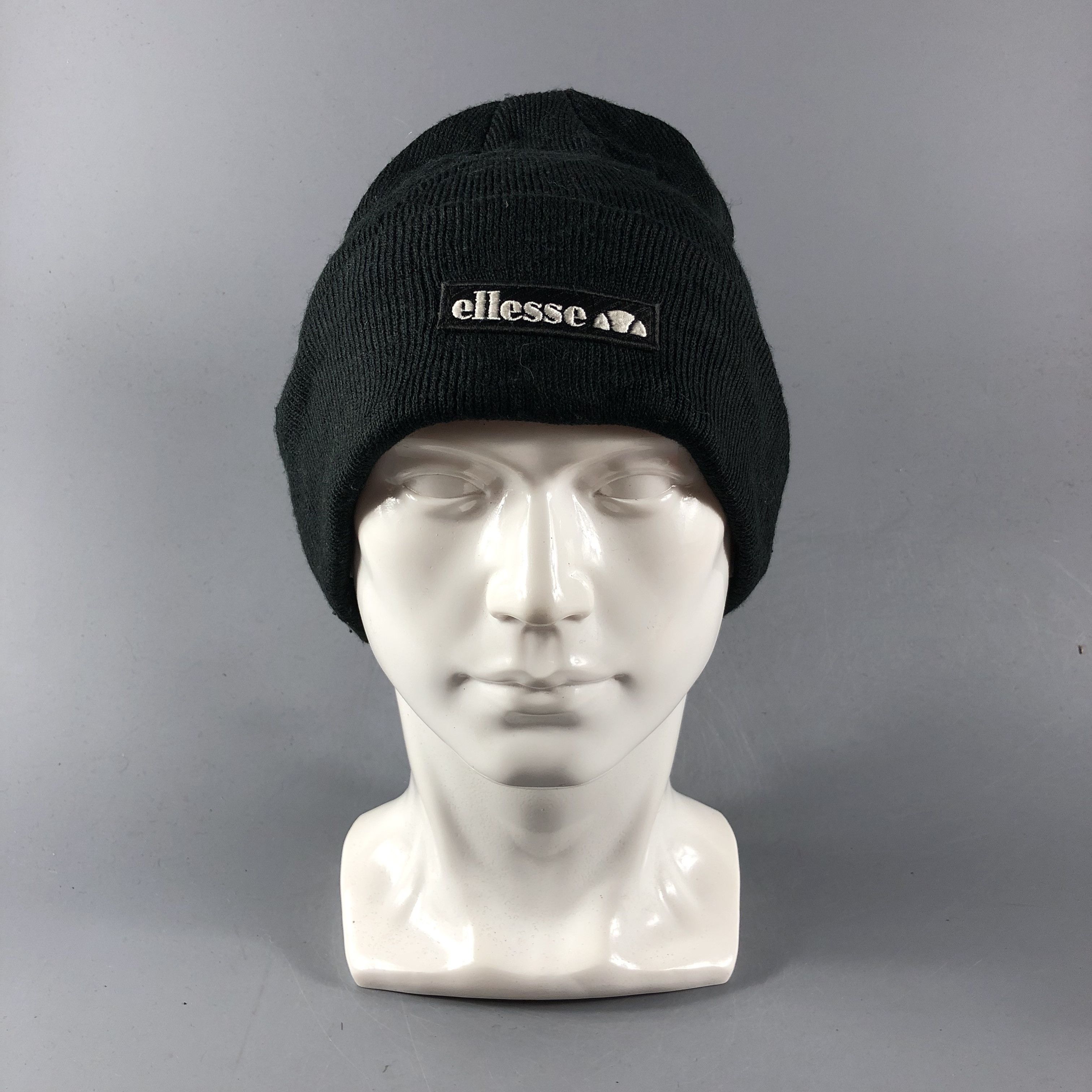 Ellesse Ellesse Fisherman Beanie Snowcap Snow Hat B558 Size ONE SIZE - 1 Thumbnail