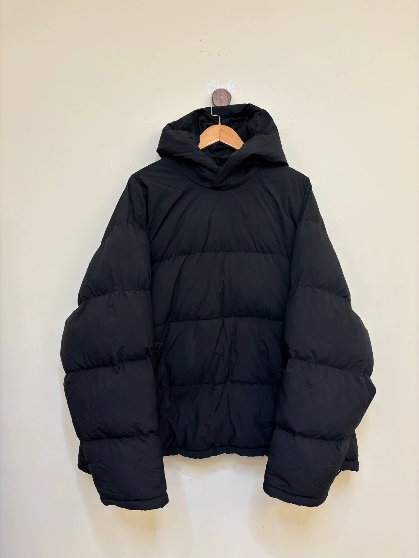 Balenciaga Balenciaga 22AW Hooded Down Puffer Jacket 3 90%new Size US L / EU 52-54 / 3 - 2 Thumbnail