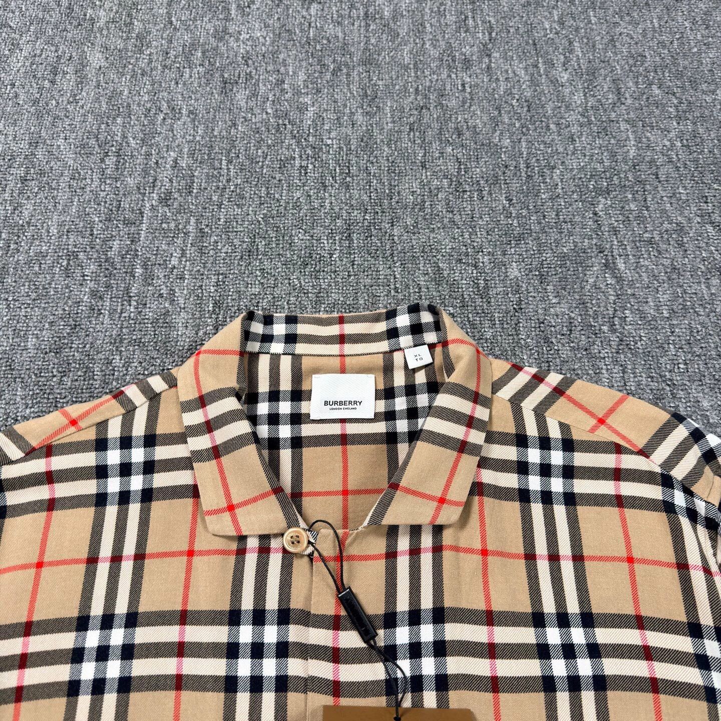 Burberry Burberry Stripe SS Shirt XL Size US XL / EU 56 / 4 - 3 Thumbnail