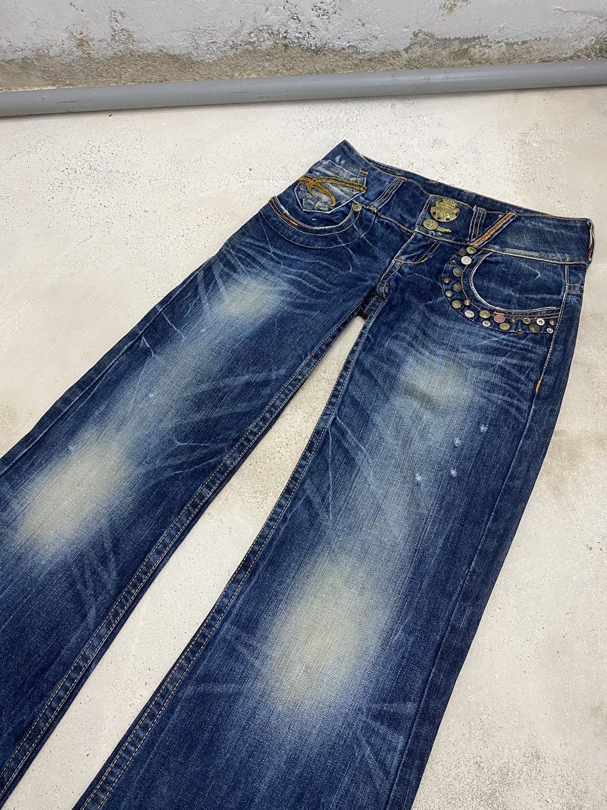 Japanese Brand × Le Grande Bleu (L.G.B.) × Tornado Mart Flare Red Pepper Denim Unique Embellished Pocket Mud Washed Size US 28 / EU 44 - 5 Thumbnail