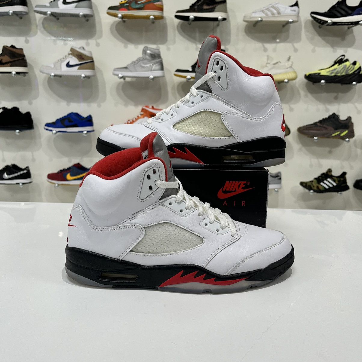 Nike Air Jordan 5 Retro Fire Red Silver Tongue (2020) Size US 10 / EU 43 - 1 Thumbnail