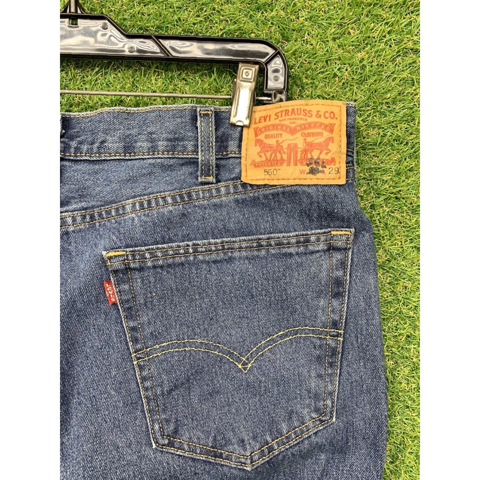 Levi's VINTAGE Levi's 550 Jeans Mens 38x29 Relaxed Fit Tapered Dark Wash Denim Workwear Blue 80s 90s Grunge Retro Classic Levi's Mens Jeans Size US 38 / EU 54 - 4 Thumbnail