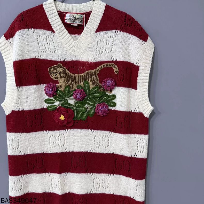 Gucci Gucci Tiger embroidered full-print vest knitwear 2502-Nexta Size US S / EU 44-46 / 1 - 1 Thumbnail