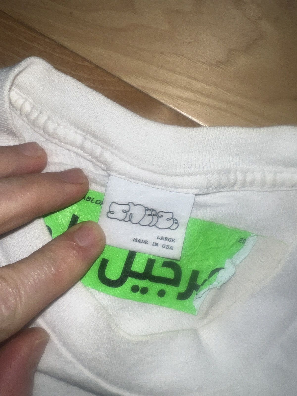 Off-White sneeze magazine x virgil abloh / off white Size US L / EU 52-54 / 3 - 5 Thumbnail