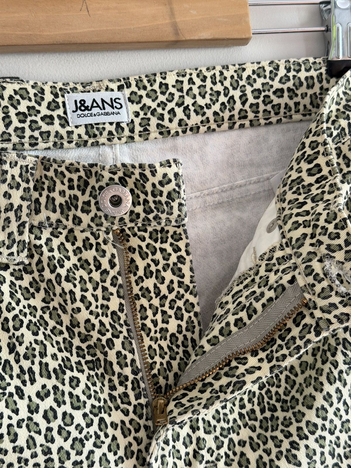 Dolce & Gabbana Dolce & Gabbana J&ANS Leopard Print Pants Size 27" / US 4 / IT 40 - 3 Thumbnail