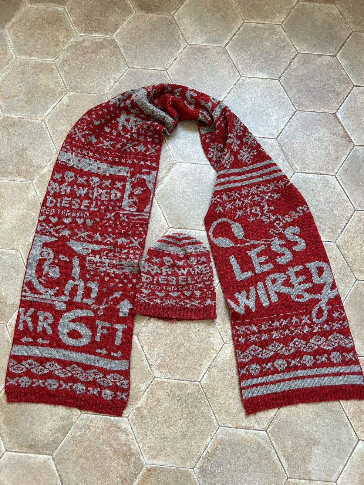 Diesel DIESEL VINTAGE WOOL SCARF HAT Size ONE SIZE - 1 Thumbnail